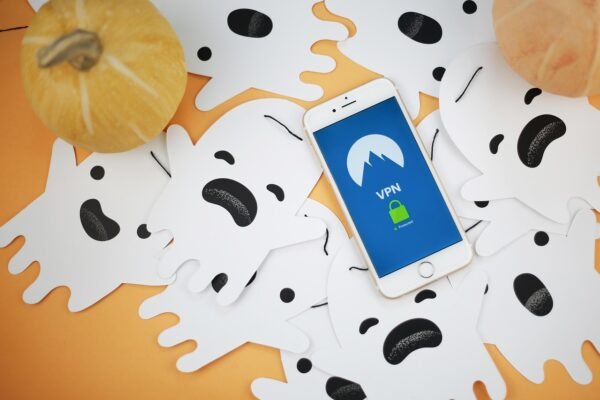 VPN Gaming: Latencys Nemesis, Global Access Hero